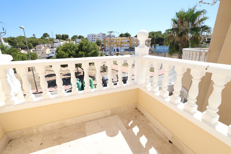 Foto 67a95908-ee70-4191-84d0-a75d6098f67c. Chalet en Villamartín-Las Filipinas Orihuela