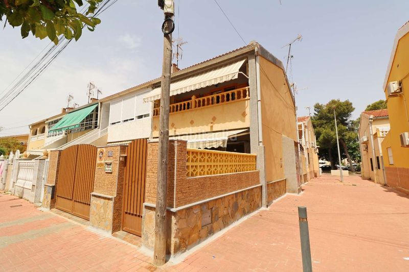 Foto bfa1c8fb-29d8-4bf0-9286-73a658a73dd9. Casa amb calefacció aparcament a Playa de los Náufragos Torrevieja