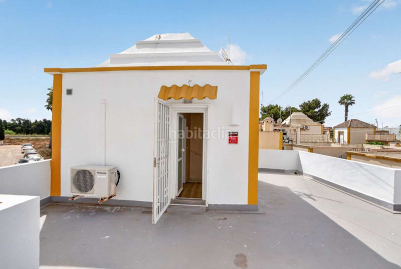 Foto 02d353f0-2a80-459f-9868-0d050496517d. Casa amb calefacció piscina a Zona Carrefour - Urbanizaciones Torrevieja