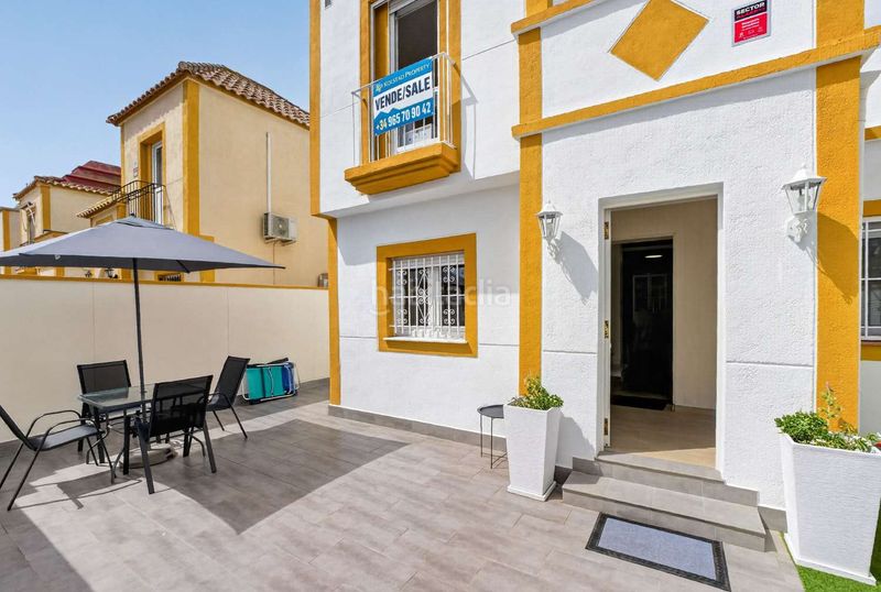 Foto 547d1143-7752-4739-ac16-0df8ed12a526. Casa amb calefacció piscina a Zona Carrefour - Urbanizaciones Torrevieja