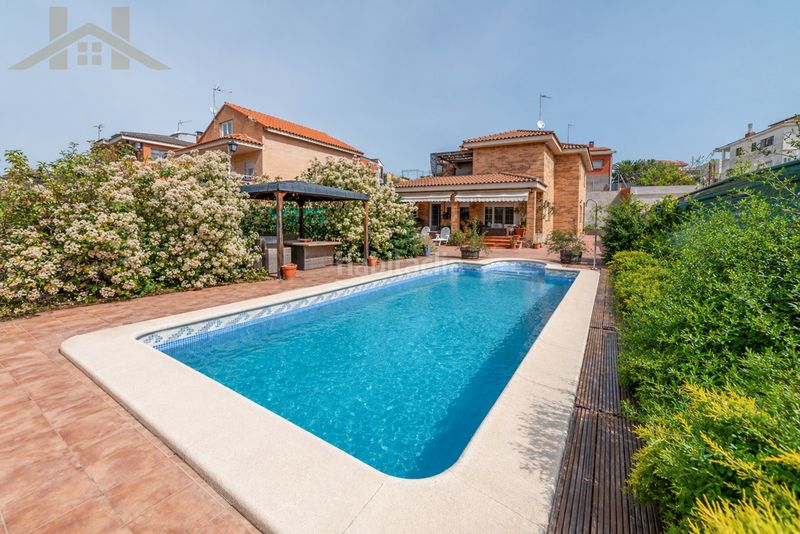 Foto d290f8a4-f71b-4f23-b1c5-409925e2c18c. Xalet amb calefacció aparcament piscina a Álamo (El)