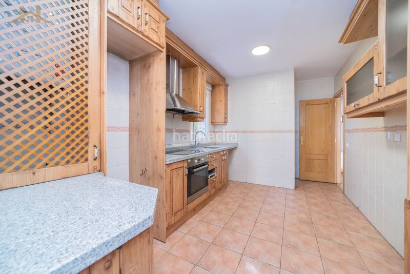 Foto 7214ae72-c525-4ec9-afd6-5f38063b5415. Casa aparellada amb xemeneia calefacció aparcament piscina a Carranque