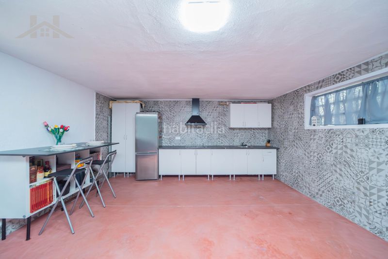 Foto 6e3d6bfe-58ca-47f9-bda6-c6d00d482217. Casa amb xemeneia calefacció aparcament piscina a Batres
