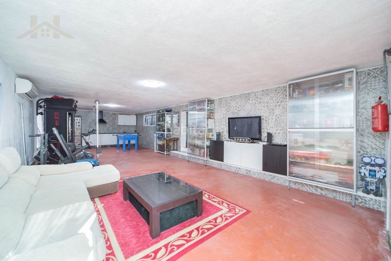 Foto 7f5f99e3-e7d9-4728-98c3-ee2bfabdddb6. Casa amb xemeneia calefacció aparcament piscina a Batres