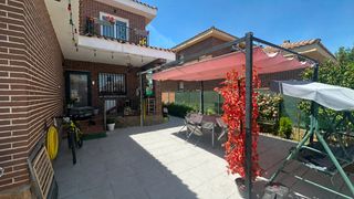 Xalet a Carranque. Hermoso chalet independiente