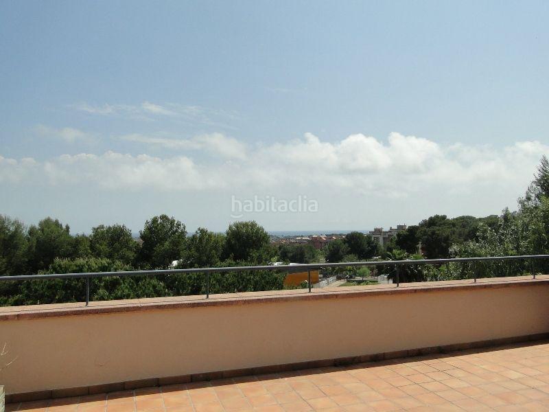 Foto 5da63bb5-5e9f-4c84-bdcc-34d7d59066a3. Maison jumelée avec chauffage parking piscine dans Can Roca Castelldefels