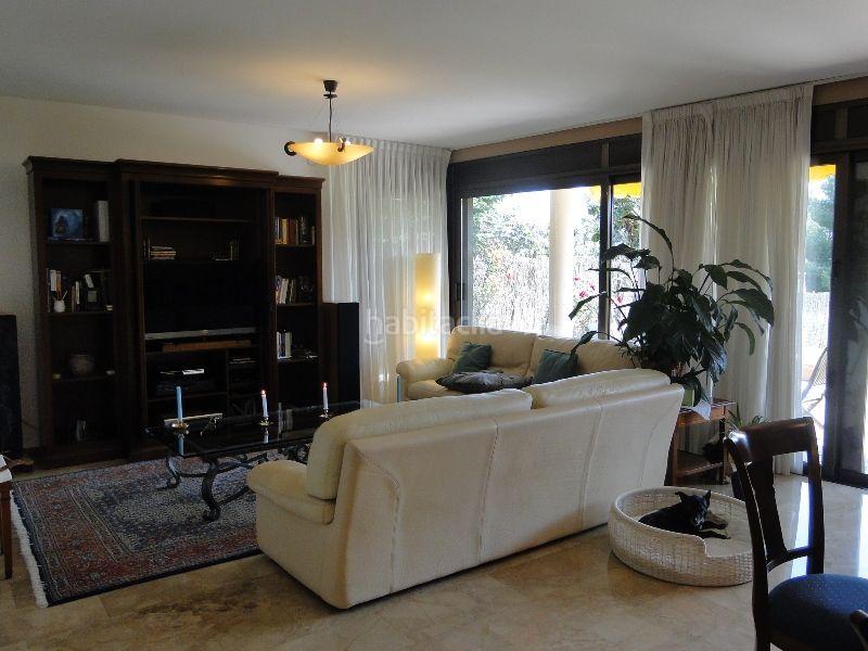 Foto a9875460-a2ff-4d3b-8ede-16518766fc15. Maison jumelée avec chauffage parking piscine dans Can Roca Castelldefels
