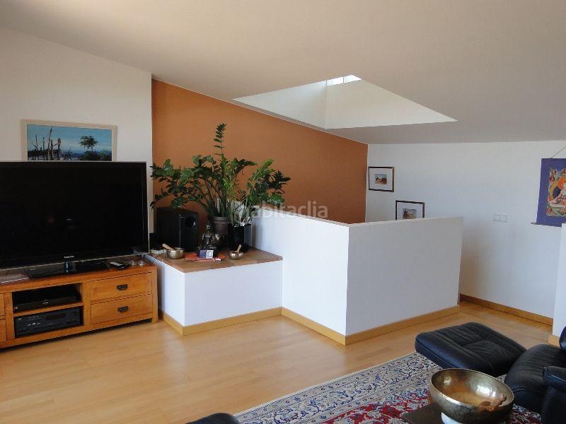 Foto f007d0a5-1588-441b-af04-bb8d5dfe0a1b. Maison jumelée avec chauffage parking piscine dans Can Roca Castelldefels