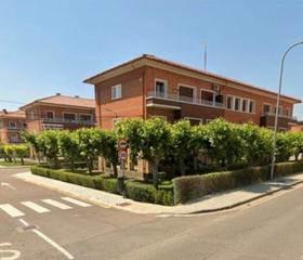 Casa adossada a Passeig Maragall. Bonita casa en venta