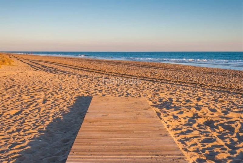 Foto ef65fee6-21a1-4104-b77b-c3fa1bd7cd99. Chalet casa independiente en Gava Mar Gavà
