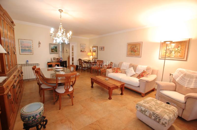 Foto f9e6b737-e3c4-4cbe-bd4e-6a29957a2b0a. Casa pareada bonita y céntrica casa pareada en Marianao Sant Boi de Llobregat