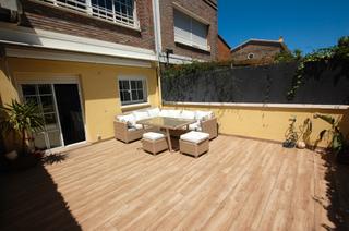 Lloguer Casa adossada a Passeig Maragall. Bonita casa en centro del pueblo