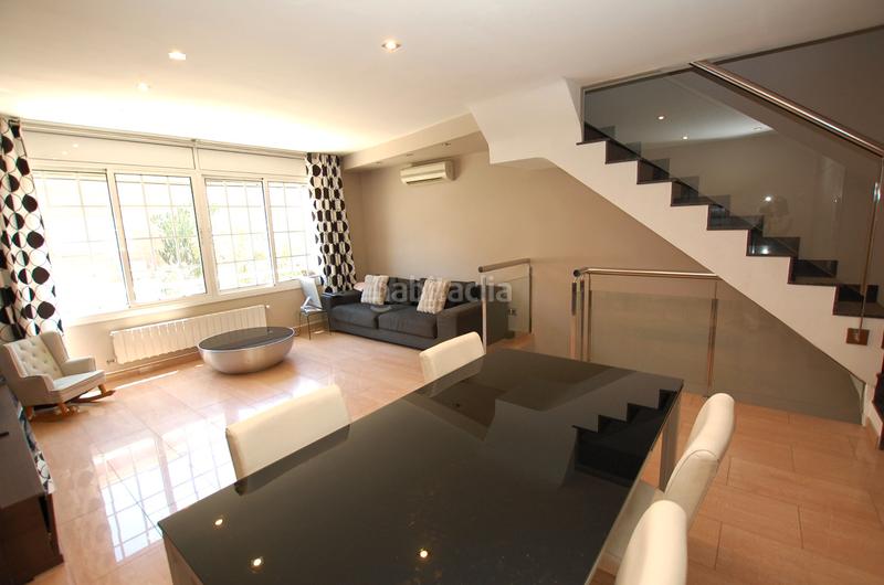 Foto 2e1dd5f5-2a96-4bb9-83eb-5d97e627b5f5. Rent semi detached house with heating parking pool in Gavà