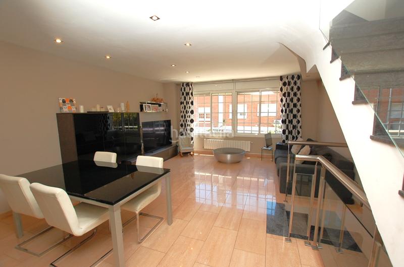 Foto a40767da-881e-4030-a84c-2c746f2abfc7. Rent semi detached house with heating parking pool in Gavà