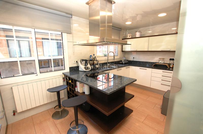 Foto d6baa325-28d9-418e-87db-4e2299fd9afb. Rent semi detached house with heating parking pool in Gavà