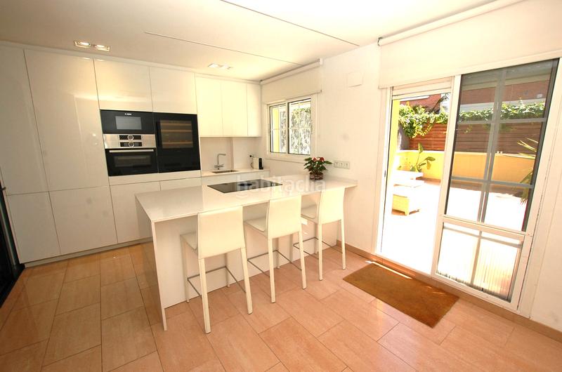 Foto d7922574-ca28-4808-8a26-26f484dc3cf8. Rent semi detached house with heating parking pool in Gavà