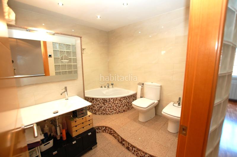 Foto f43280f6-f8ae-4eef-af92-961af821ed20. Rent semi detached house with heating parking pool in Gavà