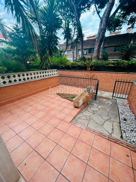 Foto aa51b4ca-3dbf-4635-ac91-1867e1bf8163. Casa adossada amb calefacció aparcament piscina a Gavà