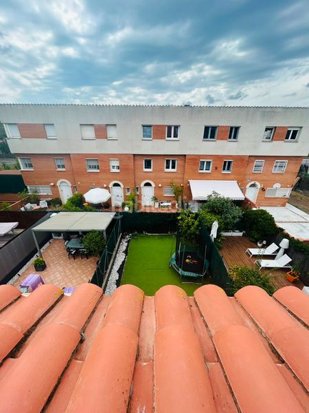Foto aae02c36-76e0-46e6-b648-0c75fe47936e. Casa adossada amb calefacció aparcament piscina a Gavà