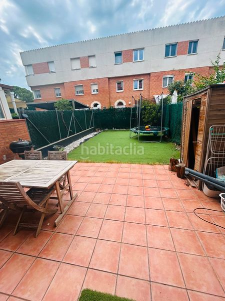 Foto e0af7b94-c48d-4981-aa5c-6769a42ece5d. Casa adossada amb calefacció aparcament piscina a Gavà