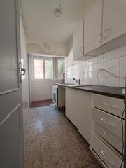 Appartement à Centro. Piso en el centro de móstoles a reformar
