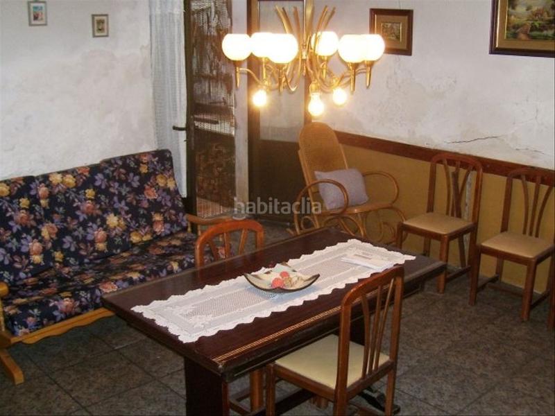 Foto 16146137-0d34-4d59-8872-efb8c3e7d556. Casa adosada a reformar a su gusto en Nucli Urbà Esparreguera