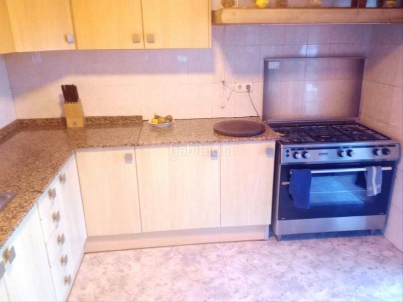 Foto 74e2313a-6219-42b0-91ed-6e20017f16c9. Xalet amb calefacció piscina a Can Vinyals Esparreguera