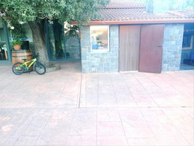 Foto f6c3d02d-f77a-4e01-805f-f44d0c03c92e. Xalet amb calefacció piscina a Can Vinyals Esparreguera