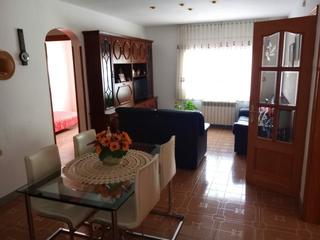 Casa aparellada a Nucli Urbà. Casa de 163 m2 en el centro ideal para dos familias.