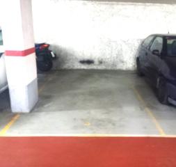 Aparcament cotxe a Nucli Urbà. Plaza de parking muy centrica