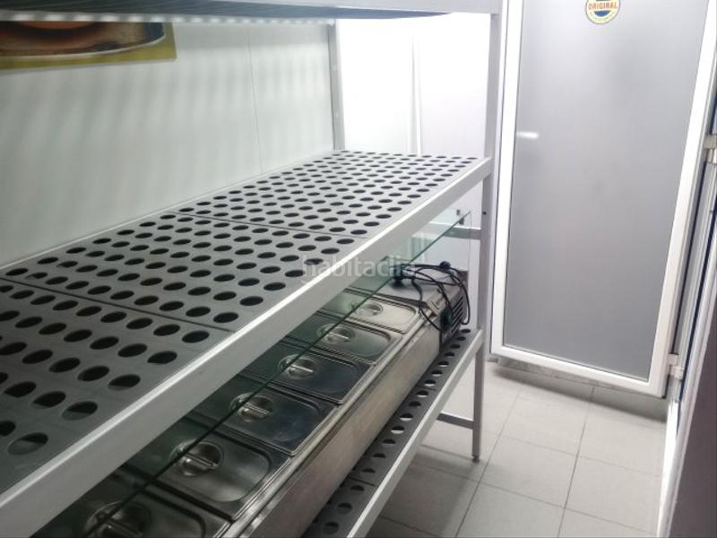 Foto 6b2ce688-8199-4594-a35c-46f4292b42b4. Local comercial  ideal tienda de alimentaciön . en Esparreguera