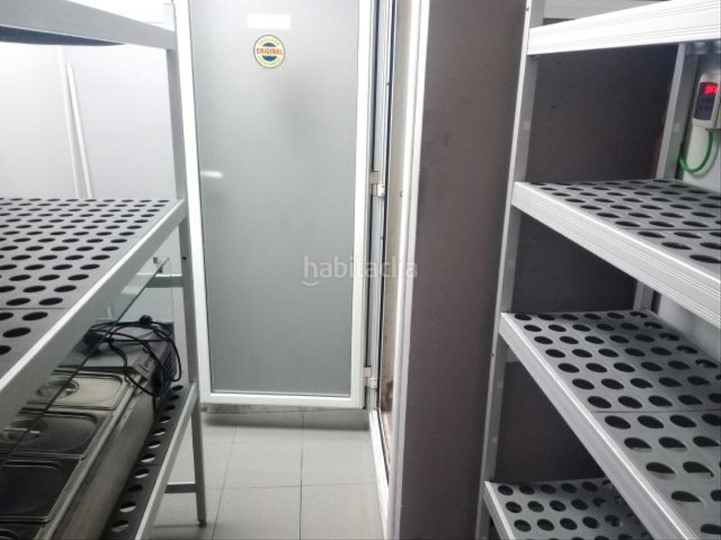 Foto cbb23418-4552-4bba-b759-f22ec77de9f7. Local comercial  ideal tienda de alimentaciön . en Esparreguera