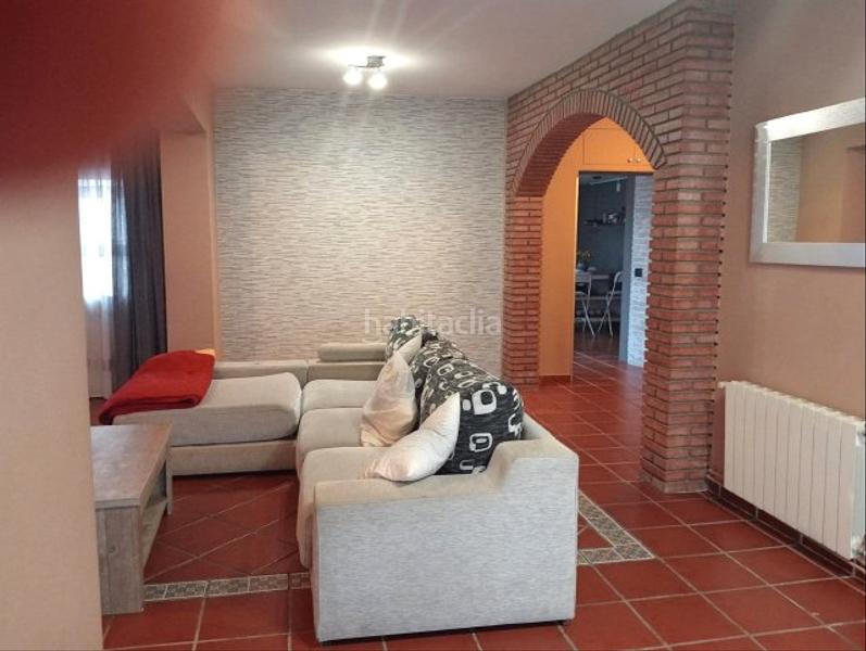 Foto 3a0a28b9-b2d4-446b-befa-df8bb8b1a169. Maison jumelée avec chauffage parking dans La plana Esparreguera