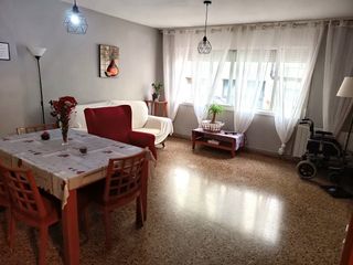 Flat in Nucli Urbà. Para entrar