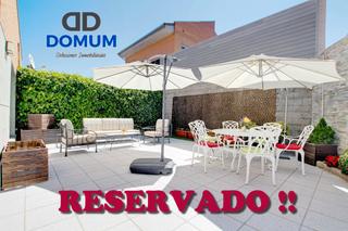Towny house  Calle santolina. Deja atras el bullicio de la cuidad !!