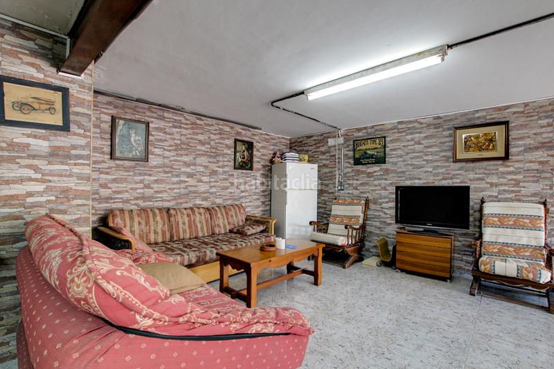 Foto 3c452336-db35-4ace-9255-56988fd4eb1e. Chalet con camino riscaldamento parcheggio piscina in Nuevo Baztán