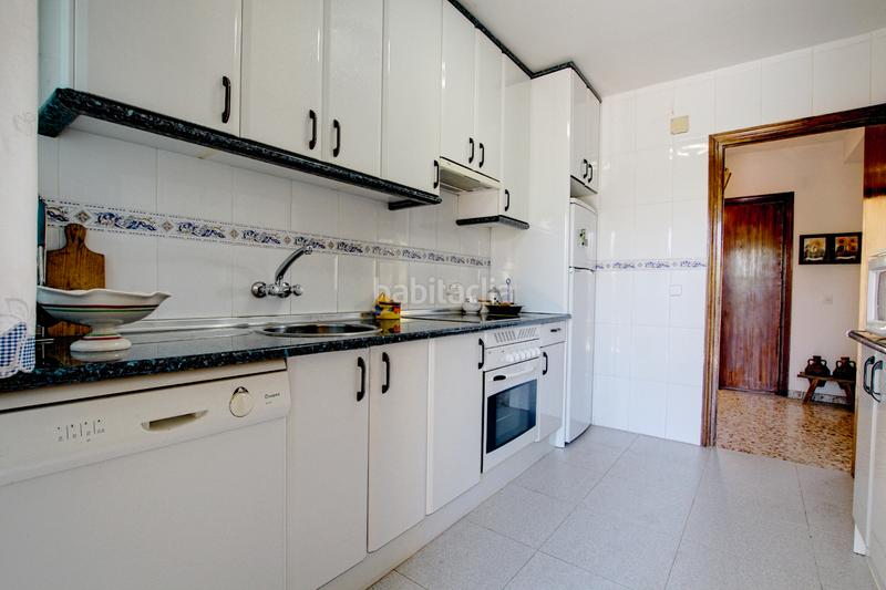 Foto ddf2227c-498a-49c7-b49e-671e17d86650. Chalet con camino riscaldamento parcheggio piscina in Nuevo Baztán