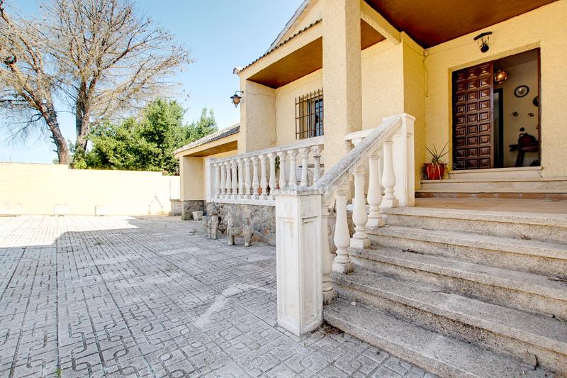 Foto eec5ce51-1b13-4214-acdc-00b8c63c4162. Chalet con camino riscaldamento parcheggio piscina in Nuevo Baztán