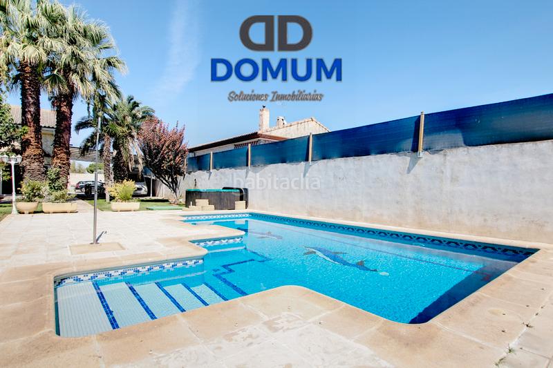 Foto 2607d066-183b-4cd0-8b1b-3d0d3ab0cce4. Casa bifamiliare con riscaldamento parcheggio piscina in Mejorada del Campo