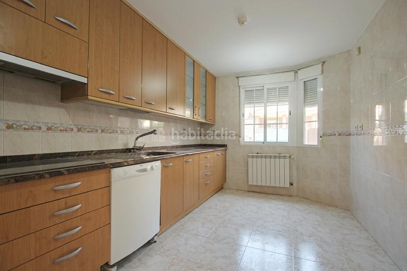 Foto addd06fd-d216-4826-a944-8469fa41611a. Casa adosada el hogar que siempre imaginaste… solo necesita tu toque. en Loeches