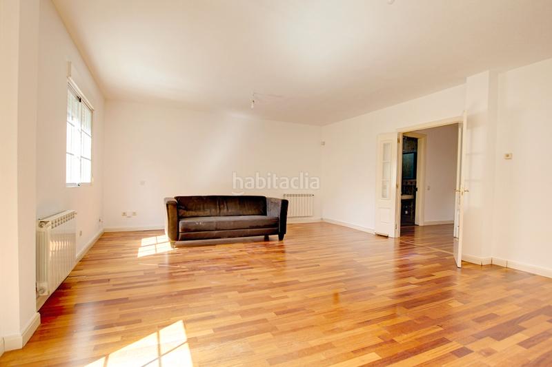 Foto c3d9d8ee-3548-44b6-a66c-2305610812b0. Casa adosada el hogar que siempre imaginaste… solo necesita tu toque. en Loeches