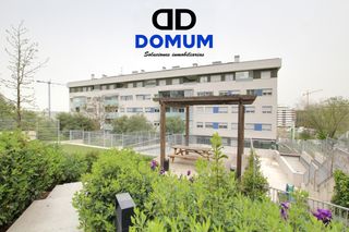 Piso  Avenida del ejército. ¿vida de club o vida de barrio? aquí, lo tienes todo.