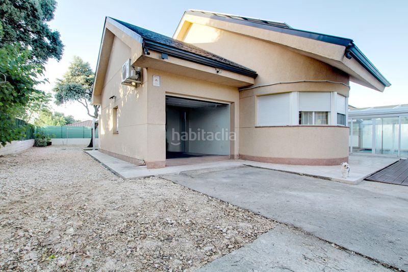 Foto edad36e5-6ed2-457b-82b3-ebb2ec536352. Xalet amb calefacció aparcament piscina a Eurovillas Nuevo Baztán