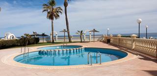 Erdgeschoss in N/a. Urbanización en primera línea del mar mediterráneo, km.4.