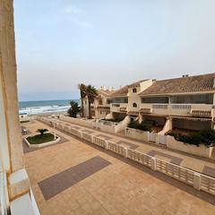 Miete Appartement in Urbanización villa morena 21. Urbanización en primera línea del mar mediterráneo.