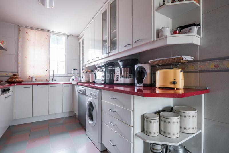 Foto 5c1478c7-bba2-4574-bdfc-f2aad41ecc92. Chalet con camino riscaldamento parcheggio piscina in Madrid