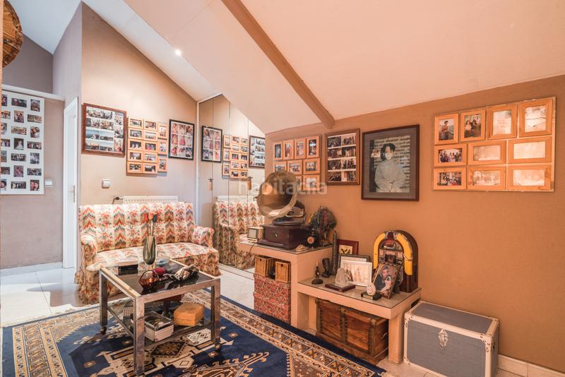 Foto a7949d58-2102-4811-a1c6-51c791f6f6d6. Chalet con camino riscaldamento parcheggio piscina in Madrid