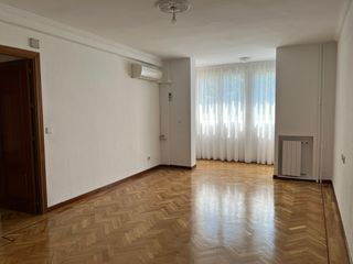 Rent Flat  Avenida del doctor garcía tapia. Piso en alquiler en doctor garcia tapia 194, madrid