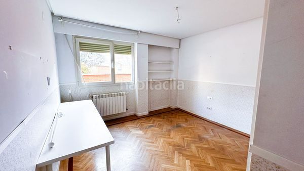 Foto 35d4130e-5882-4106-9a2d-c82bc2baf418. Rent flat with parking pool in Valdemarín Madrid