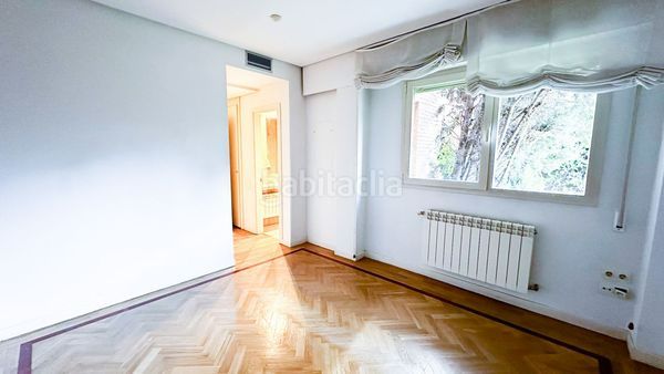 Foto a5f6bd16-0247-448b-b6cc-52820f4f11cd. Rent flat with parking pool in Valdemarín Madrid